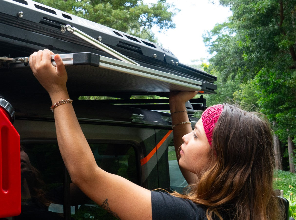 Alu-Cab Lightweight Tent - Table Slide